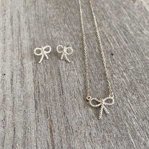 NEW Silver Bow Necklace & Earring Set